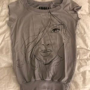 Short-sleeve sweatshirt